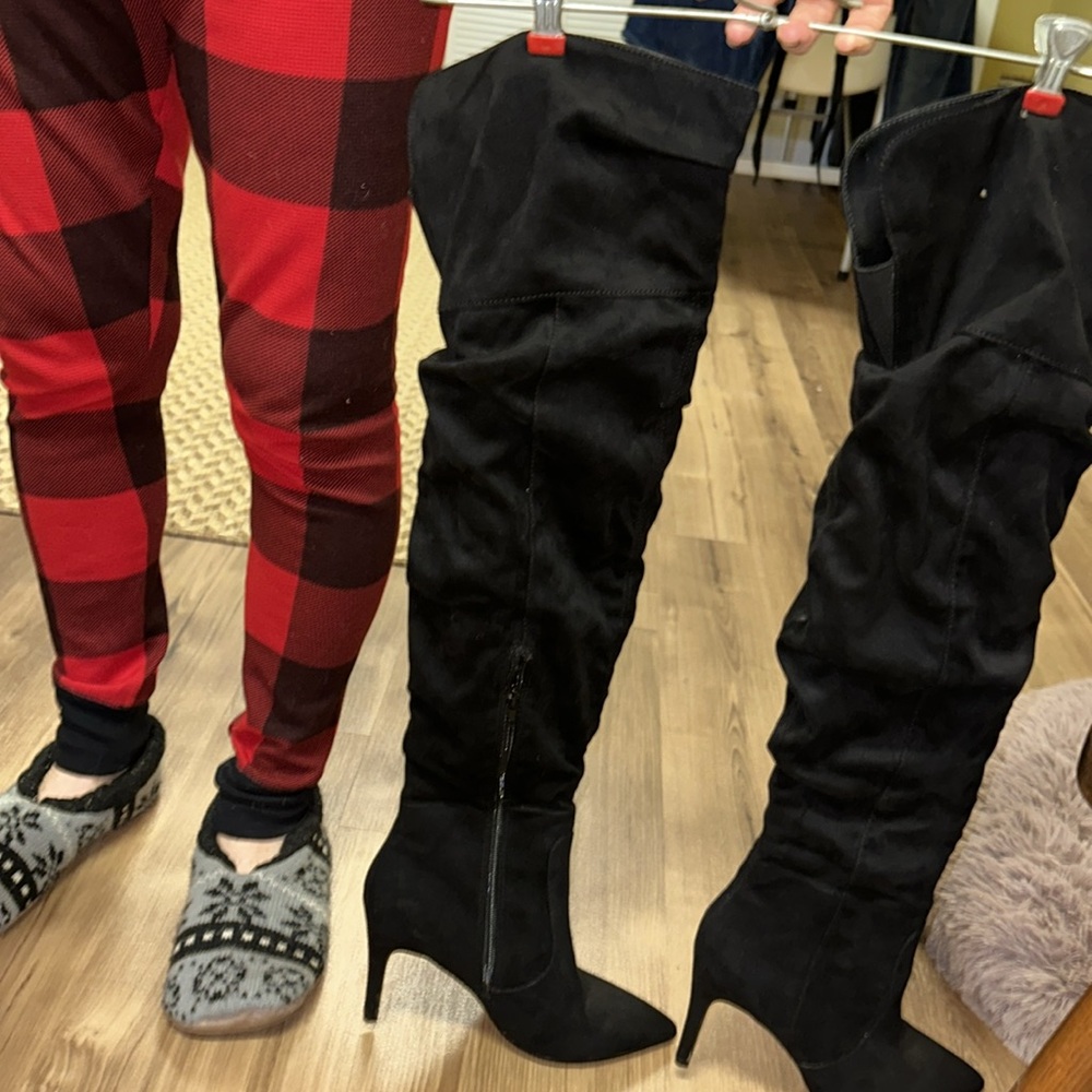 Elegant EXPRESS Black Over-the-Knee Boots - Picture 4 of 4